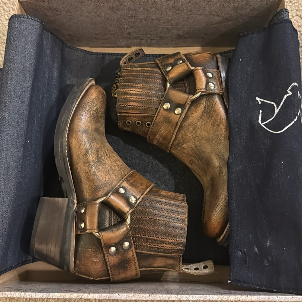 Women’s size 6 Freebird Whisky boot - Picture 7 of 7